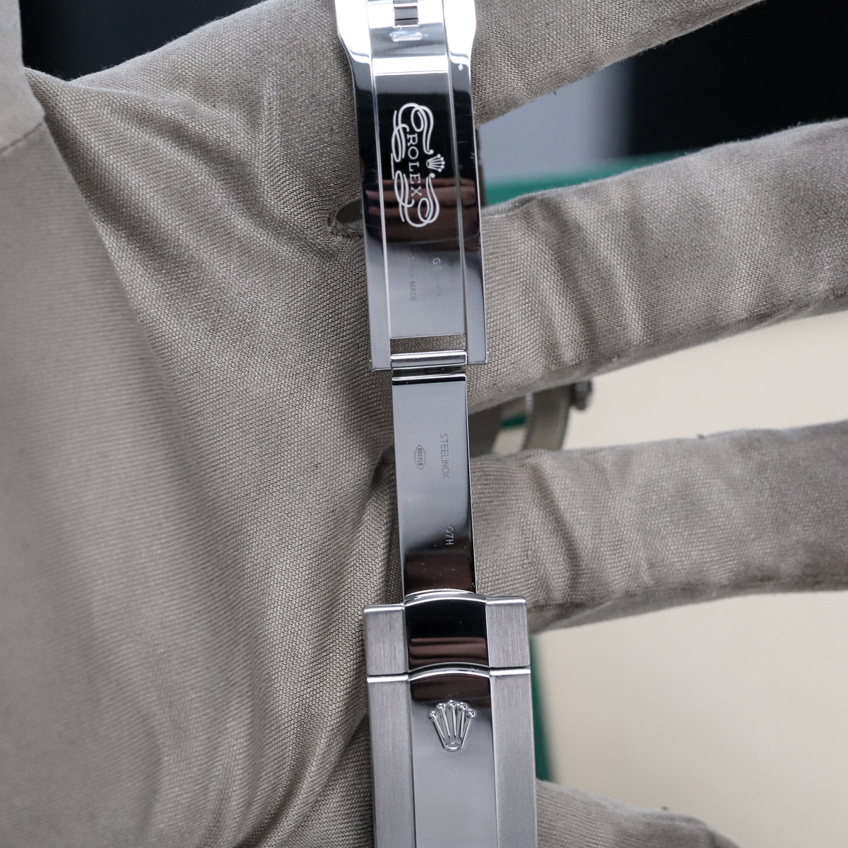 Rolex Datejust 41 [COMPLETE MINT] Silver Stick Dial Smooth Bezel Oyster Grey 126300 Automatic