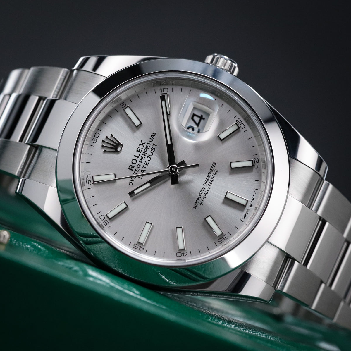 Rolex Datejust 41 [COMPLETE MINT] Silver Stick Dial Smooth Bezel Oyster Grey 126300 Automatic