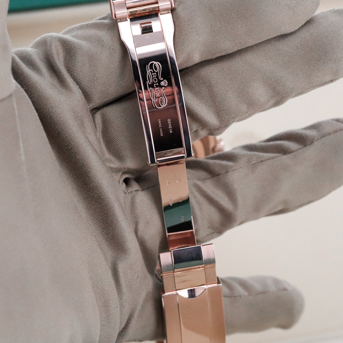 Rolex GMT-Master II [Complete Set Mint] Rootbeer 40mm Rose Gold Brown Black Ceramic Bezel 126715CHNR