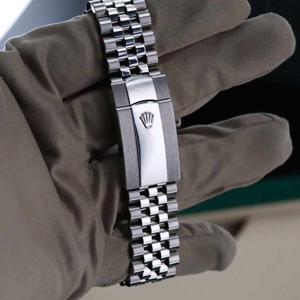 Rolex Sky-Dweller White Dial 42mm Fluted White Gold Bezel Jubilee Steel 326934