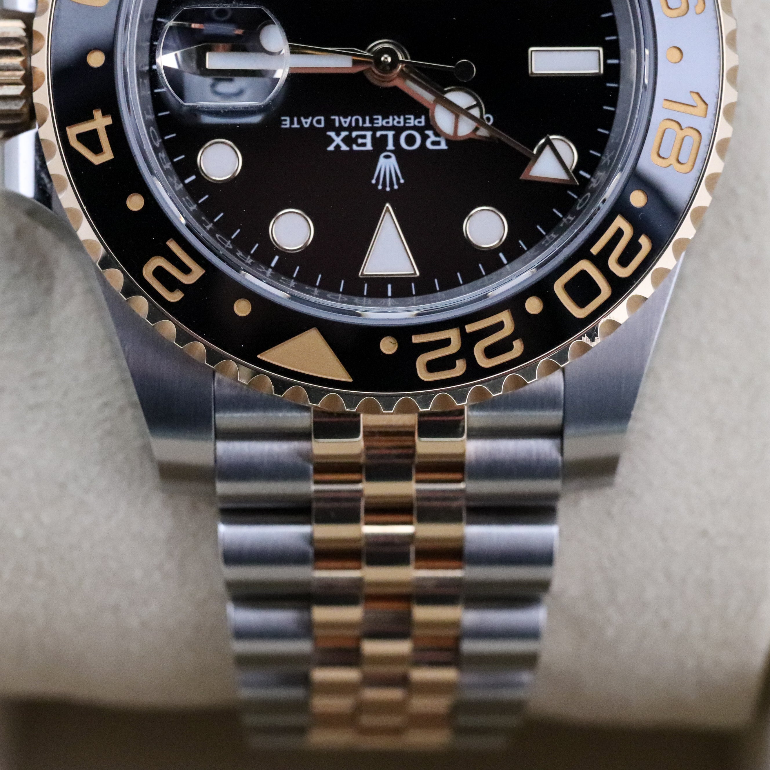 新米 Rolex GMT-Master II Bumblebee Zombie Two Tone Ceramic Bezel Black