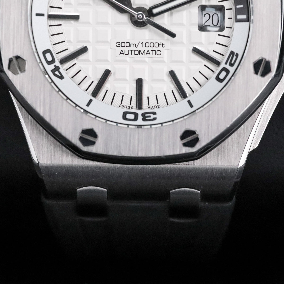Audemars Piguet Royal Oak Offshore Diver [Complete Set] White Dial Steel 42mm Black Rubber 15710ST