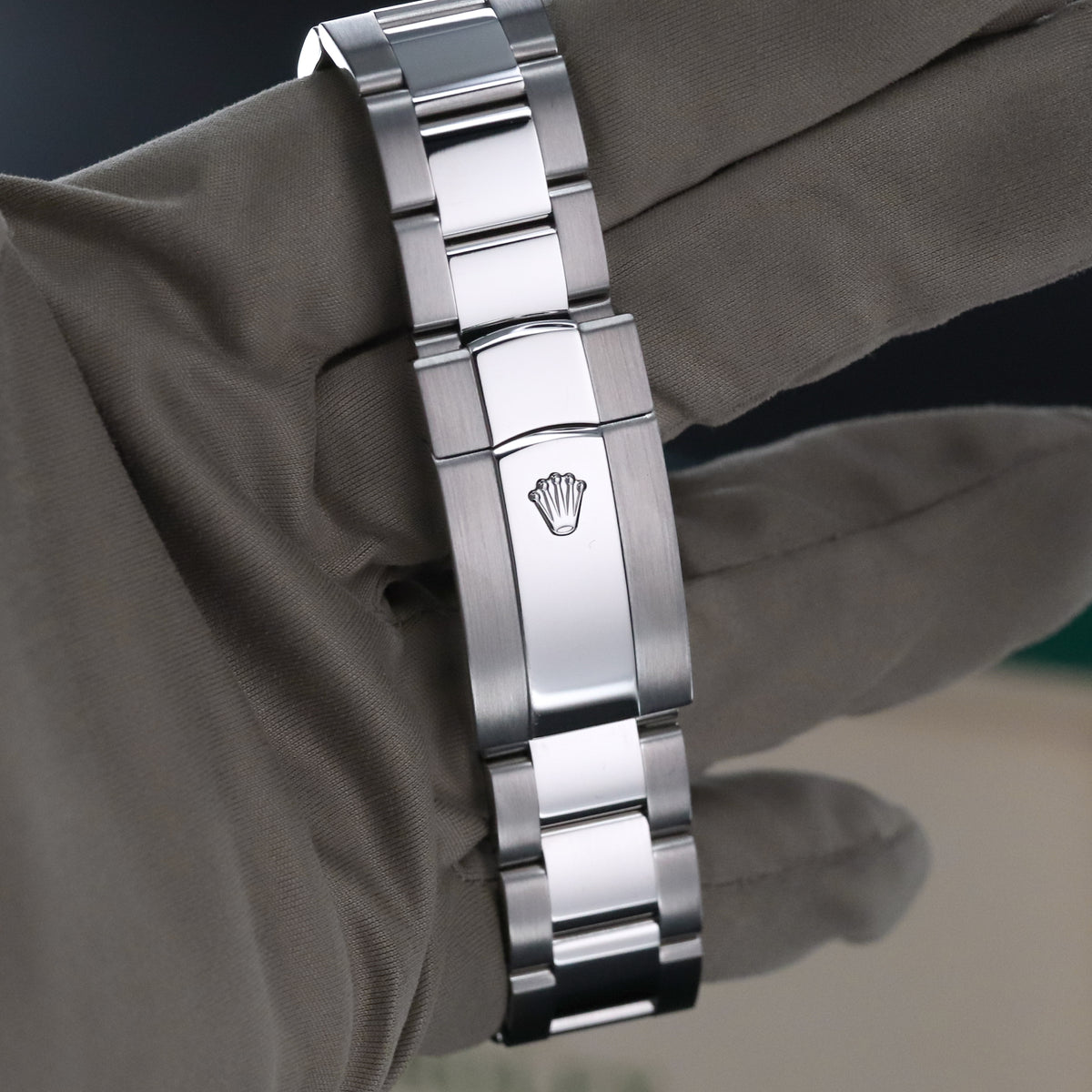 Rolex Sky-Dweller Black Dial 42mm Fluted White Gold Bezel Oyster Steel Bracelet 326934