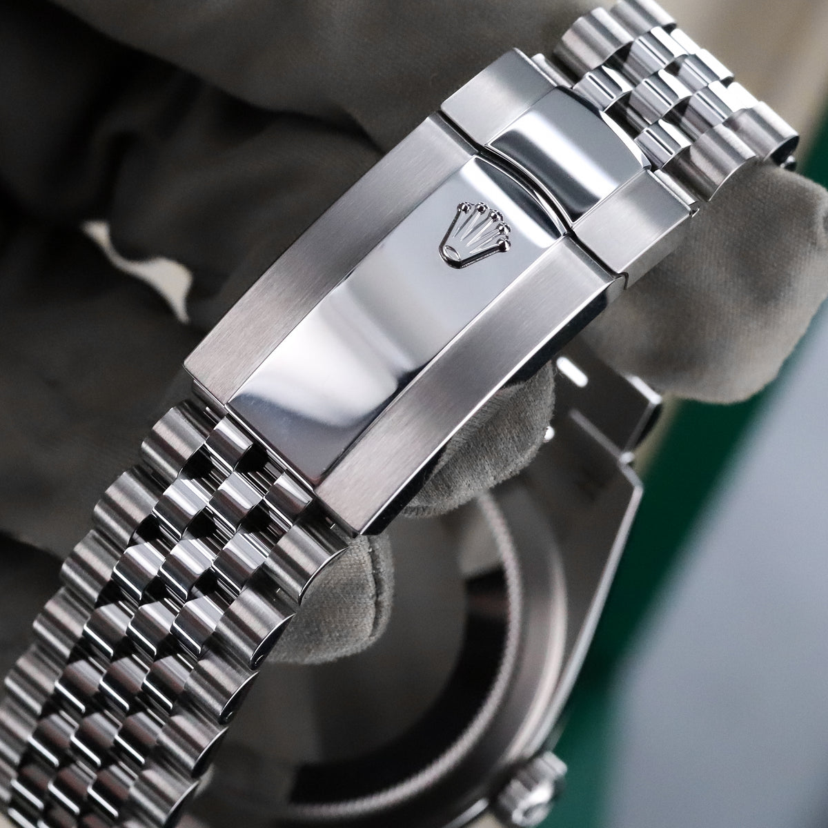 Rolex Sky-Dweller 42mm Black Dial Fluted White Gold Bezel Steel Jubilee Bracelet 336934