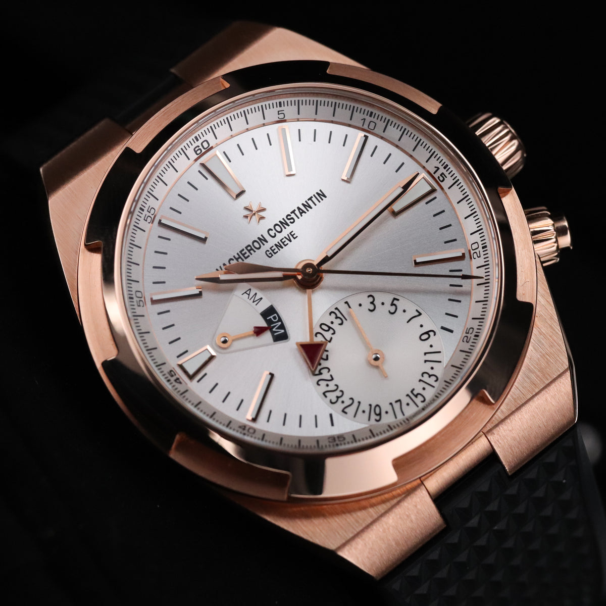 Vacheron Constantin Overseas Dual Time 41mm 18K Rose Gold Silver Sunburst Dial Travel 7900V/000R-B336
