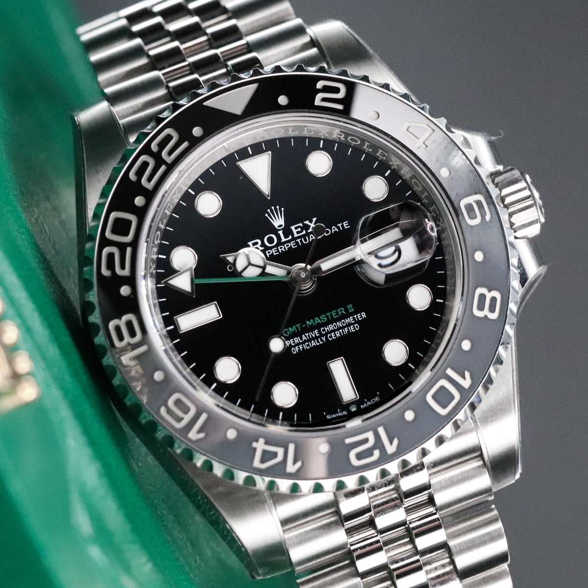 Rolex GMT Master II NEW Bruce Wayne 40mm Green Arrow Jubilee 126710GRNR