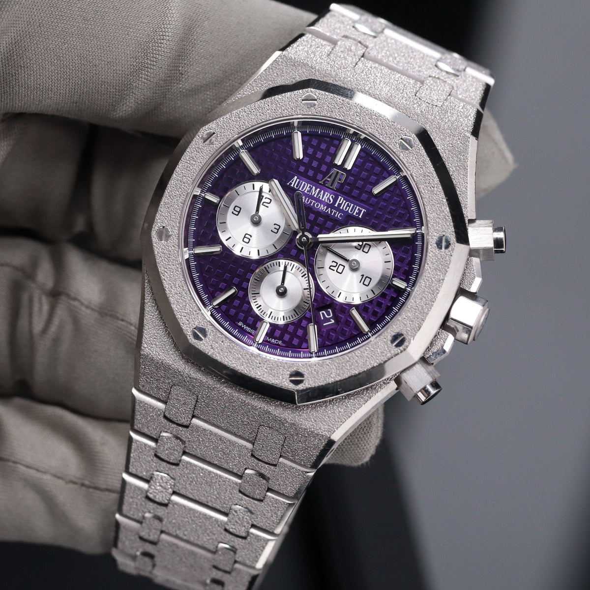 Audemars Piguet Royal Oak Chronograph 41mm Frosted White Gold Purple Dial Limited Edition 200pcs 26331BC.GG.1224BC.01