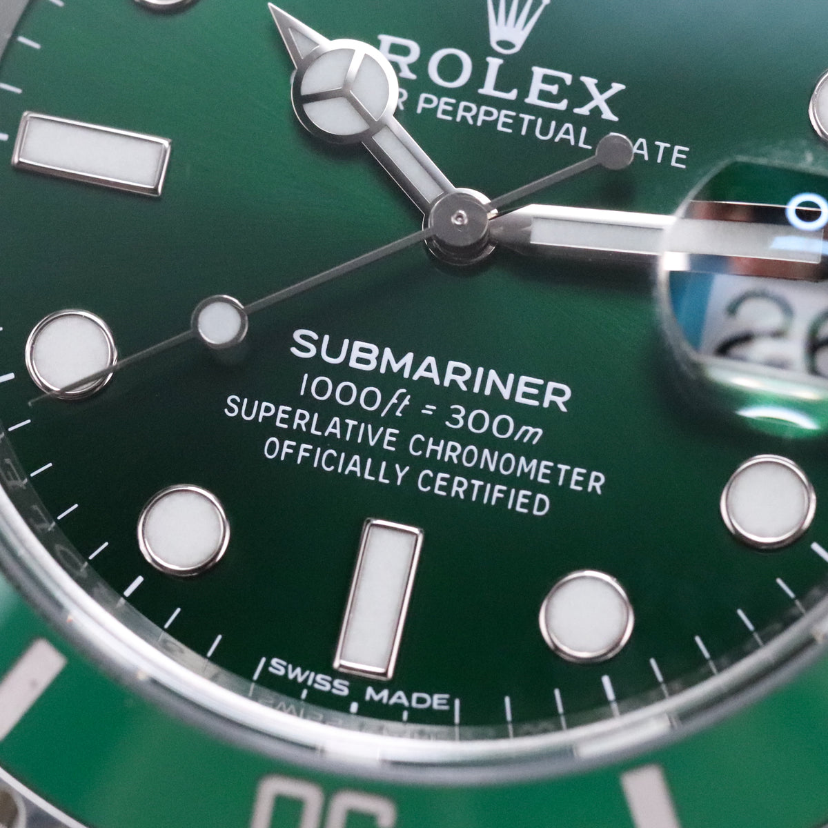 Rolex Submariner Date HULK [RARE 2020 NEW CARD] 40mm Green Dial Bezel Complete Set 116610LV 2020 New Card Complete Set