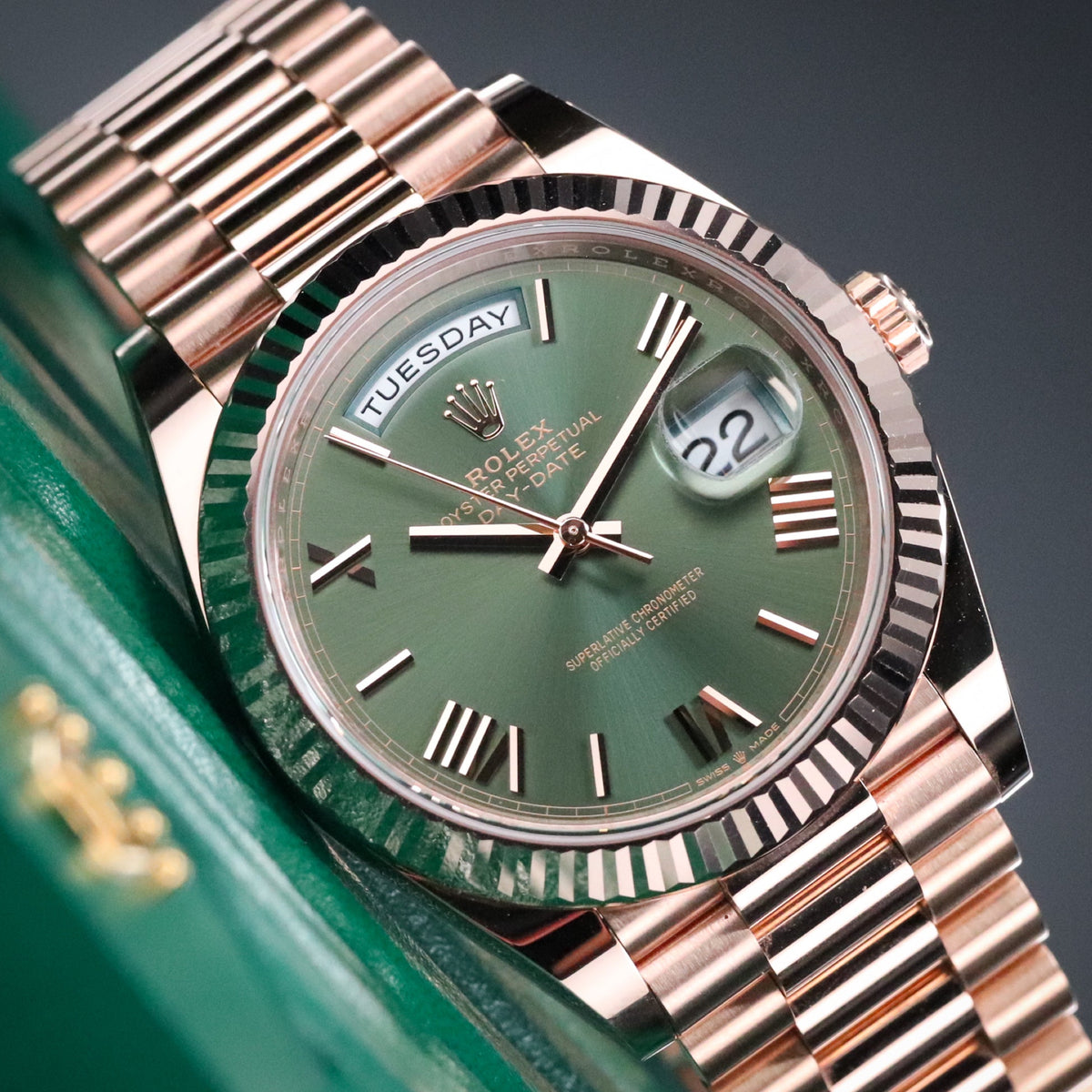 Rolex Day-Date 40 [Complete Set] Olive Dial Roman Green Rose Gold Presidential Fluted 228235