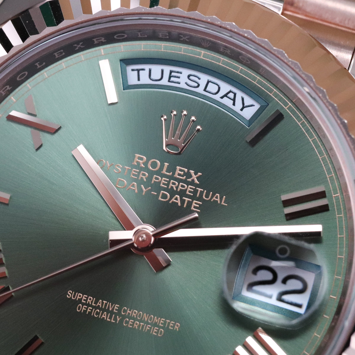 Rolex Day-Date 40 [Complete Set] Olive Dial Roman Green Rose Gold Presidential Fluted 228235