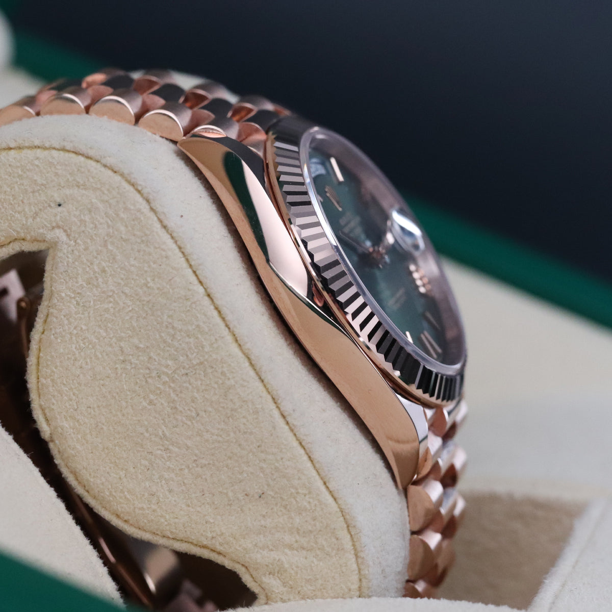 Rolex Day-Date 40 [Complete Set] Olive Dial Roman Green Rose Gold Presidential Fluted 228235