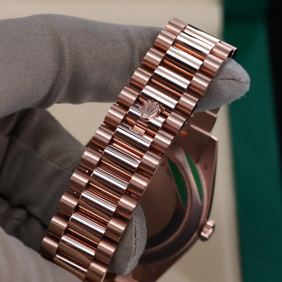 Rolex Day-Date 40 [Complete Set] Olive Dial Roman Green Rose Gold Presidential Fluted 228235