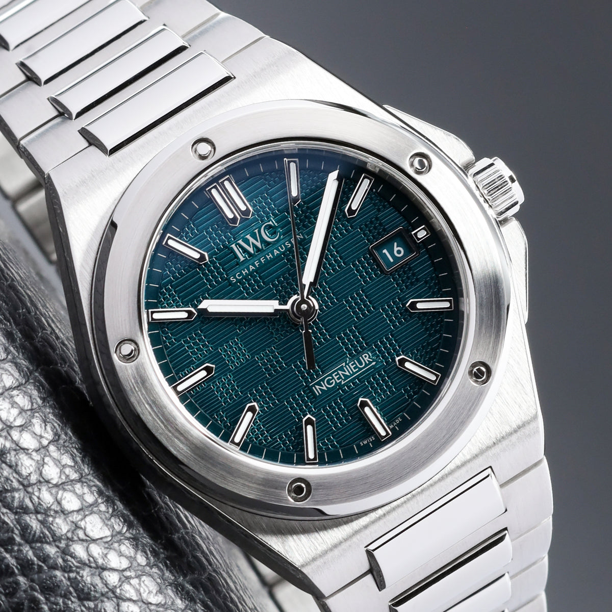 IWC Ingenier 2026 Complete 40mm Stainless Steel Aqua Green Motif Dial Stainless Steel Fixed Bezel Stainless Steel Integrated Bracelet IW328903
