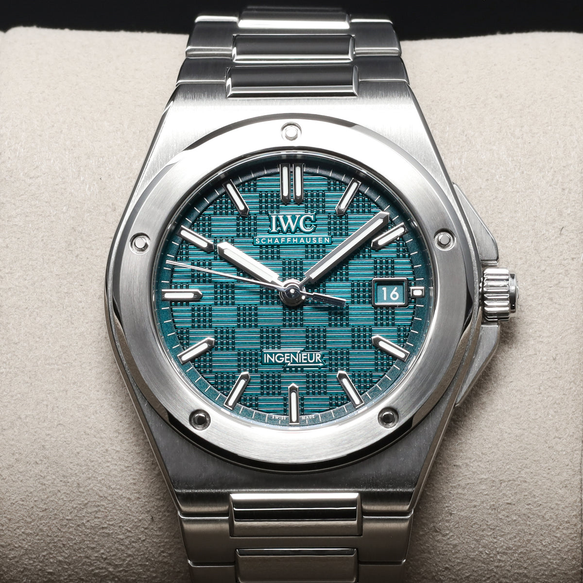 IWC Ingenier 2026 Complete 40mm Stainless Steel Aqua Green Motif Dial Stainless Steel Fixed Bezel Stainless Steel Integrated Bracelet IW328903