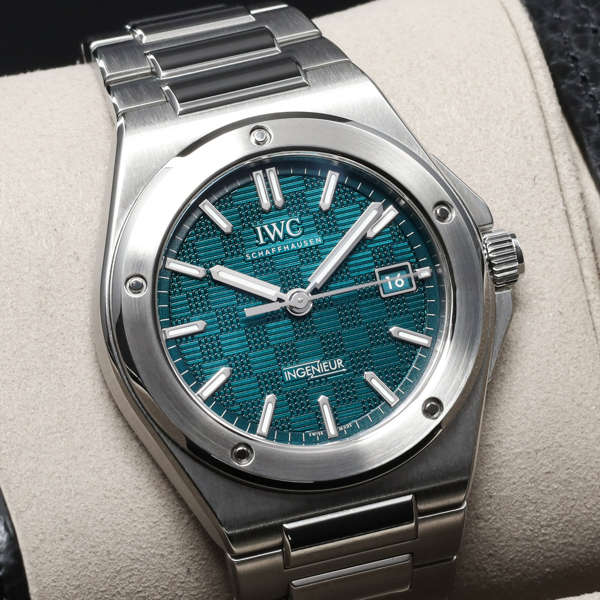 IWC Ingenier 2026 Complete 40mm Stainless Steel Aqua Green Motif Dial Stainless Steel Fixed Bezel Stainless Steel Integrated Bracelet IW328903
