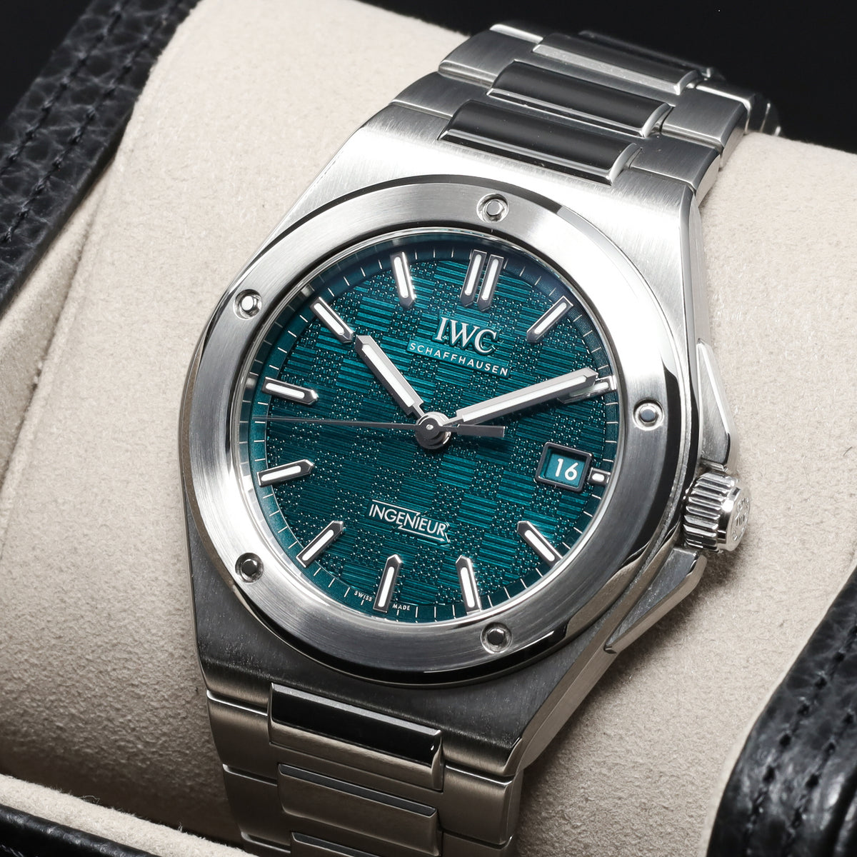 IWC Ingenier 2026 Complete 40mm Stainless Steel Aqua Green Motif Dial Stainless Steel Fixed Bezel Stainless Steel Integrated Bracelet IW328903