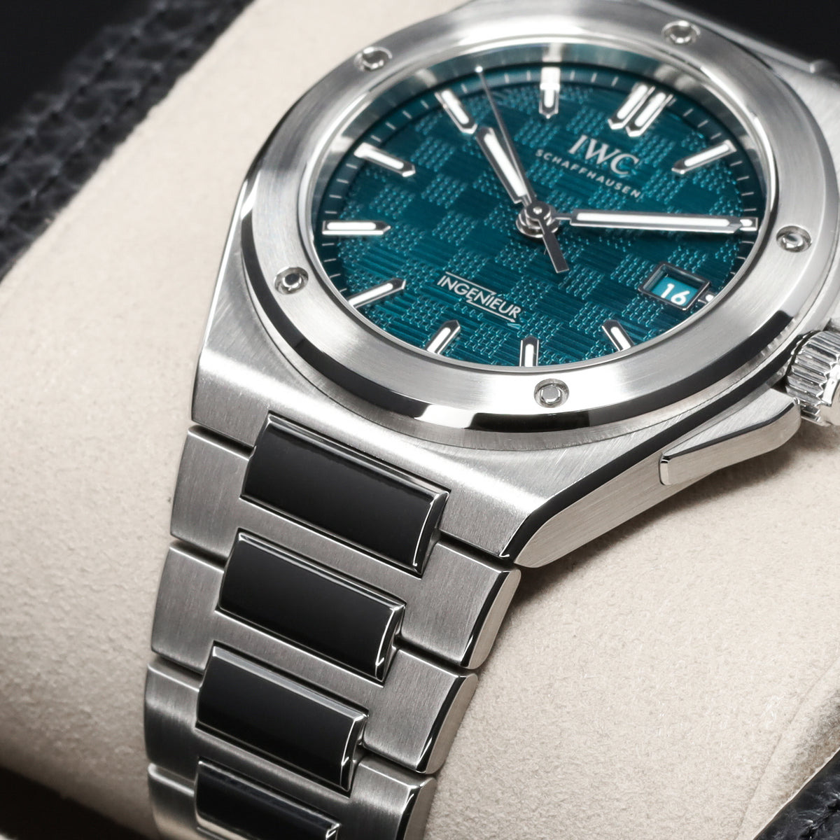 IWC Ingenier 2026 Complete 40mm Stainless Steel Aqua Green Motif Dial Stainless Steel Fixed Bezel Stainless Steel Integrated Bracelet IW328903
