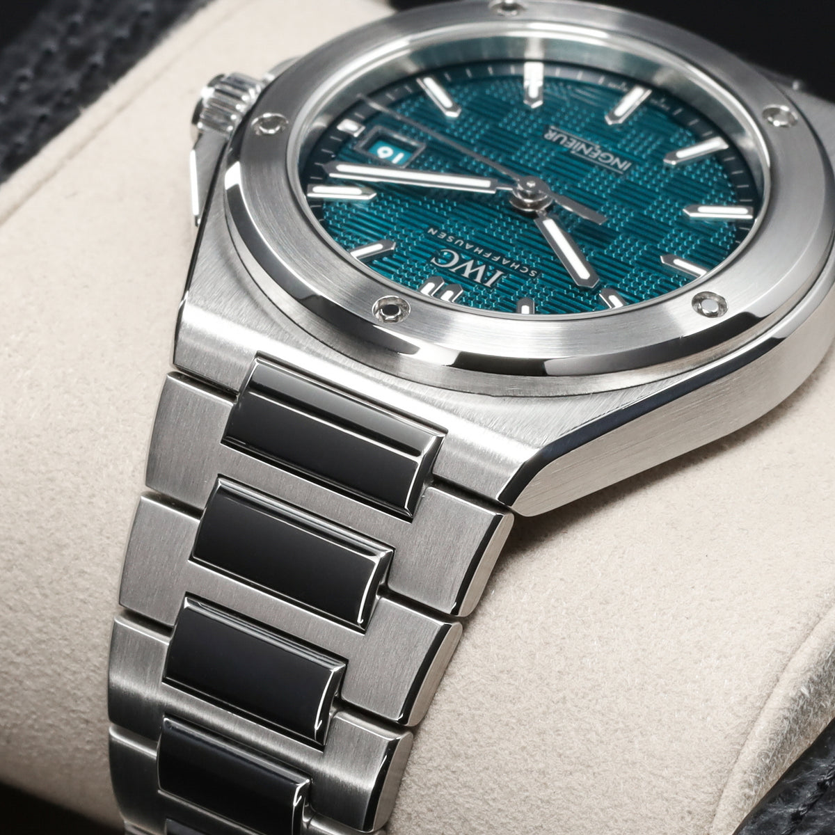 IWC Ingenier 2026 Complete 40mm Stainless Steel Aqua Green Motif Dial Stainless Steel Fixed Bezel Stainless Steel Integrated Bracelet IW328903