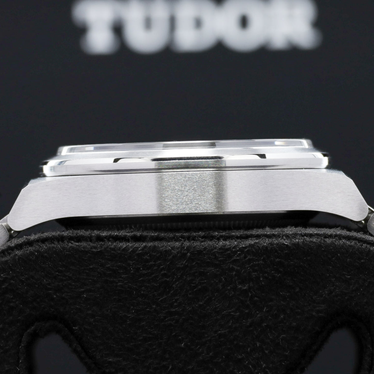 Tudor North Flag 2026 Complete 40mm Stainless Steel Black with Yellow Accents Dial Stainless Steel Fixed Bezel with Satin-Brushed and Polished Finishes Bezel Integrated Stainless Steel Two-Link Bracelet M9140G1A0U