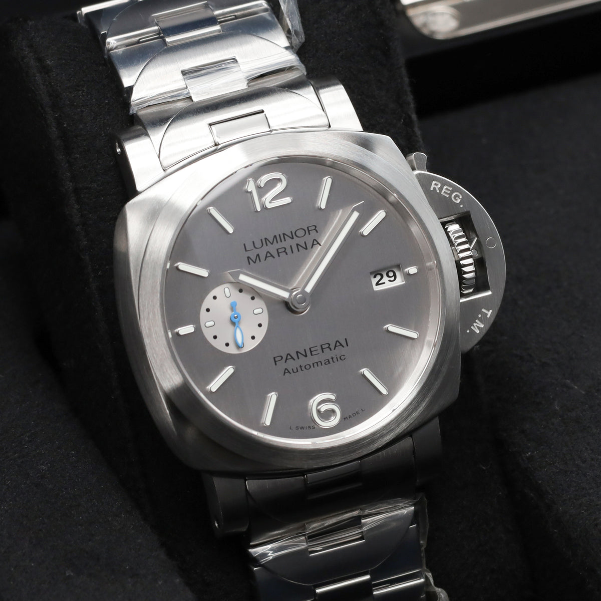 Panerai Luminor Martina 2021 Complete 42mm Stainless Steel Silver Stainless Steel Bezel Stainless Steel Bracelet PAM00977