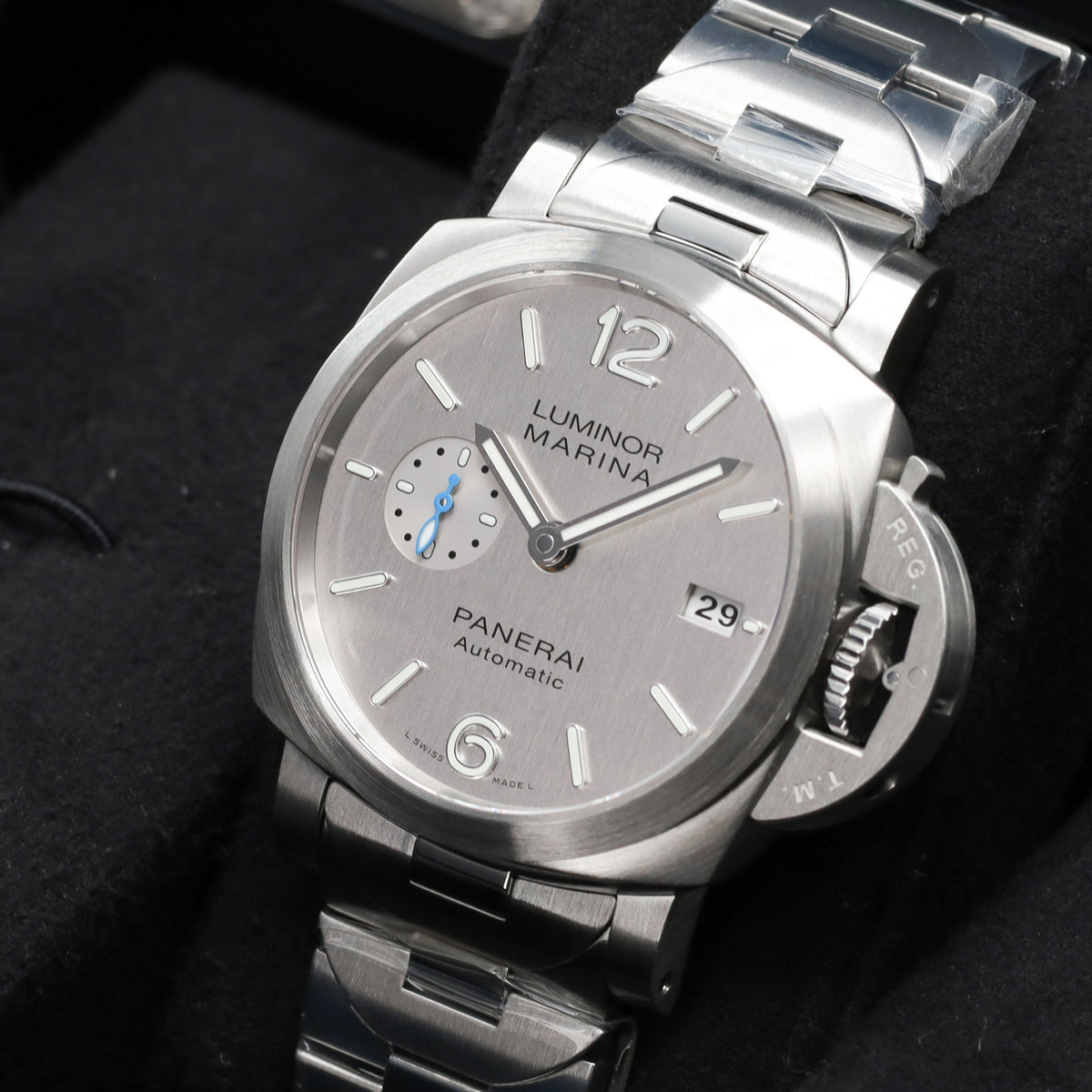 Panerai Luminor Martina 2021 Complete 42mm Stainless Steel Silver Stainless Steel Bezel Stainless Steel Bracelet PAM00977