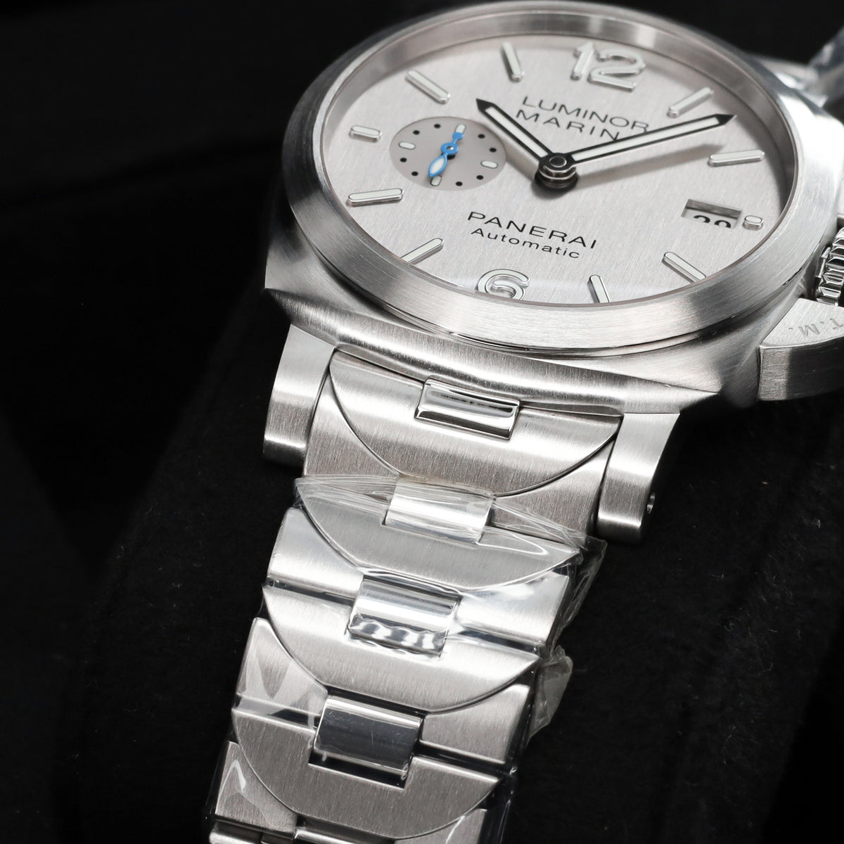 Panerai Luminor Martina 2021 Complete 42mm Stainless Steel Silver Stainless Steel Bezel Stainless Steel Bracelet PAM00977
