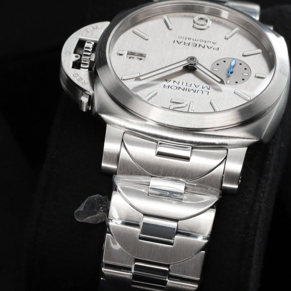 Panerai Luminor Martina 2021 Complete 42mm Stainless Steel Silver Stainless Steel Bezel Stainless Steel Bracelet PAM00977