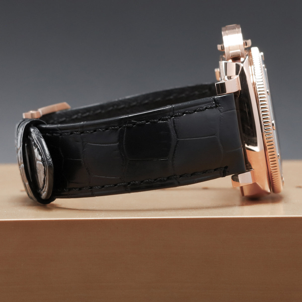 Panerai Luminor Submersible 42mm 18k Rose Gold Black Dial 18k Rose Gold with Black Insert Bezel Black Alligator Leather Strap PAM00684