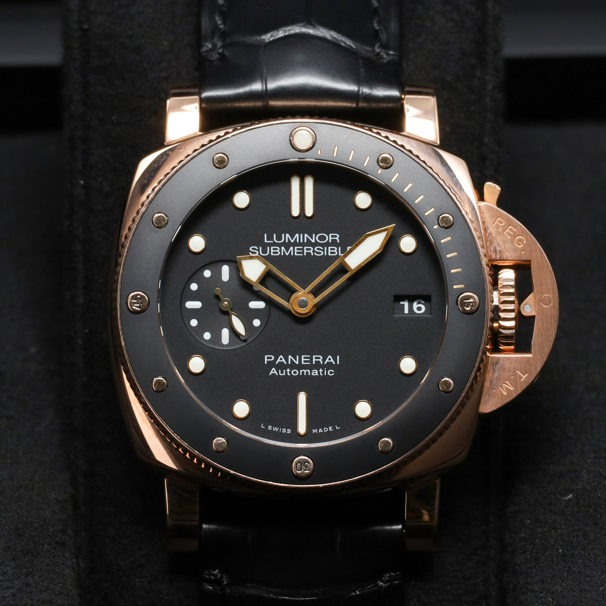 Panerai Luminor Submersible 42mm 18k Rose Gold Black Dial 18k Rose Gold with Black Insert Bezel Black Alligator Leather Strap PAM00684