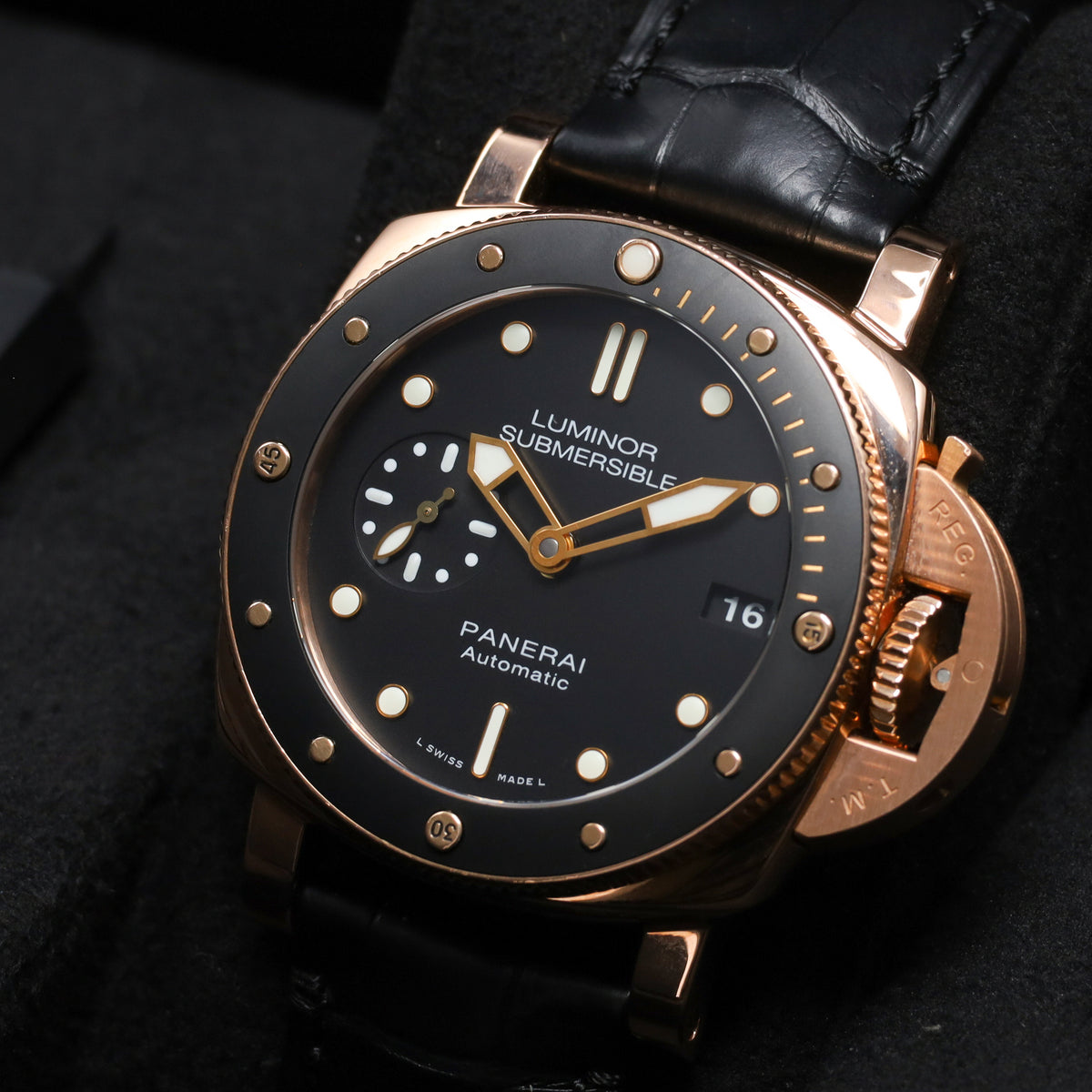 Panerai Luminor Submersible 42mm 18k Rose Gold Black Dial 18k Rose Gold with Black Insert Bezel Black Alligator Leather Strap PAM00684