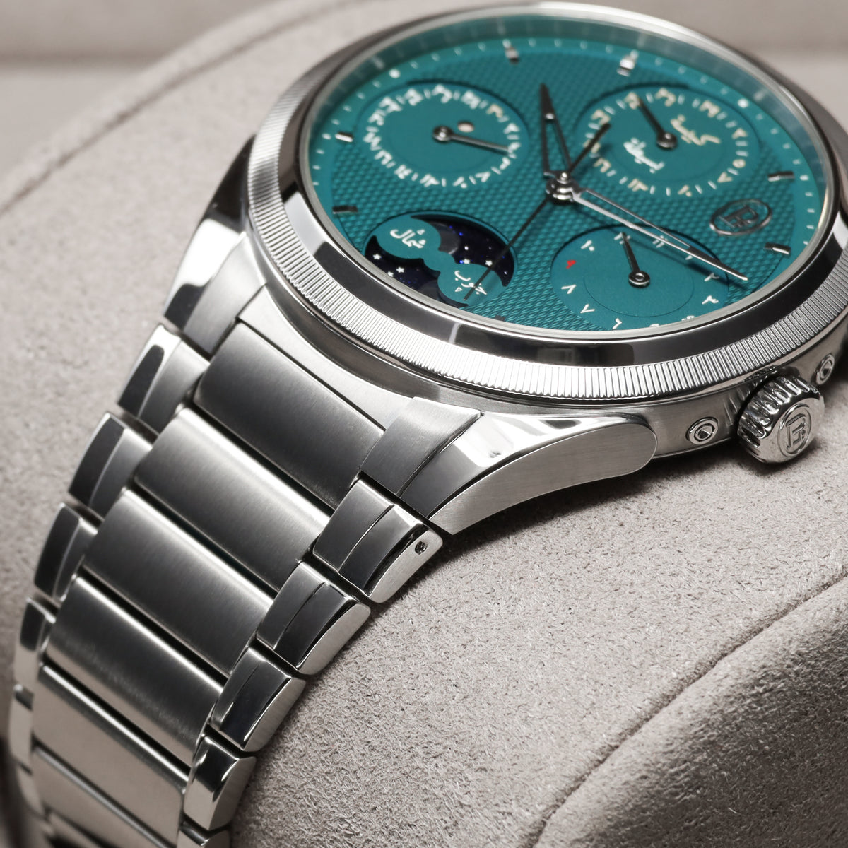 Parmigiani Fleurier Tonda 2025 Complete 42mm Tonda Teal Dial Perpetual Calendar Stainless Steel and 950 Platinum Viridian Green 950 Platinum Knurled Bezel Steel Bracelet with Folding Clasp PFH983-1020001-100182