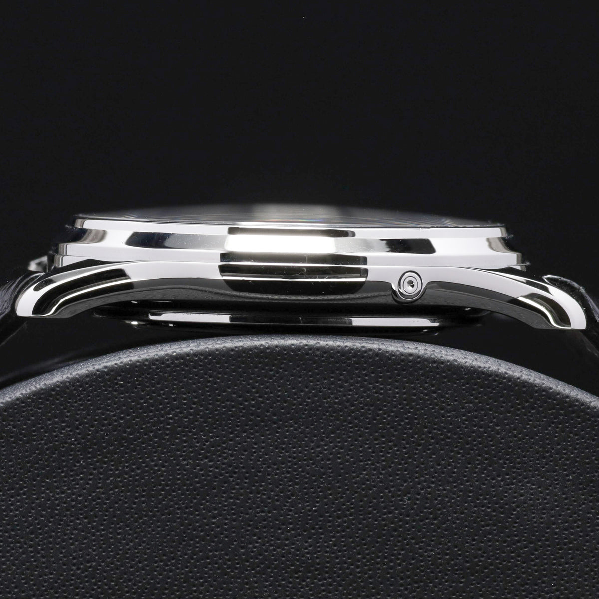 Jaeger-LeCoultre Master Ultra Thin 2018 Complete 39mm Stainless Steel Black Dial Stainless Steel Smooth Bezel Black Alligator Leather Strap with Stainless Steel Deployant Clasp Q1368470