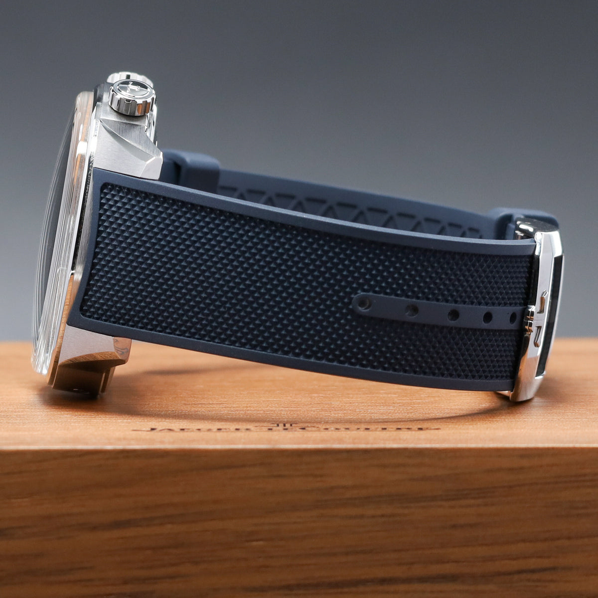Jaeger-LeCoultre 2023 Complete 42mm Stainless Steel Blue Dial Stainless Steel Bezel Blue Rubber Strap Q9088180