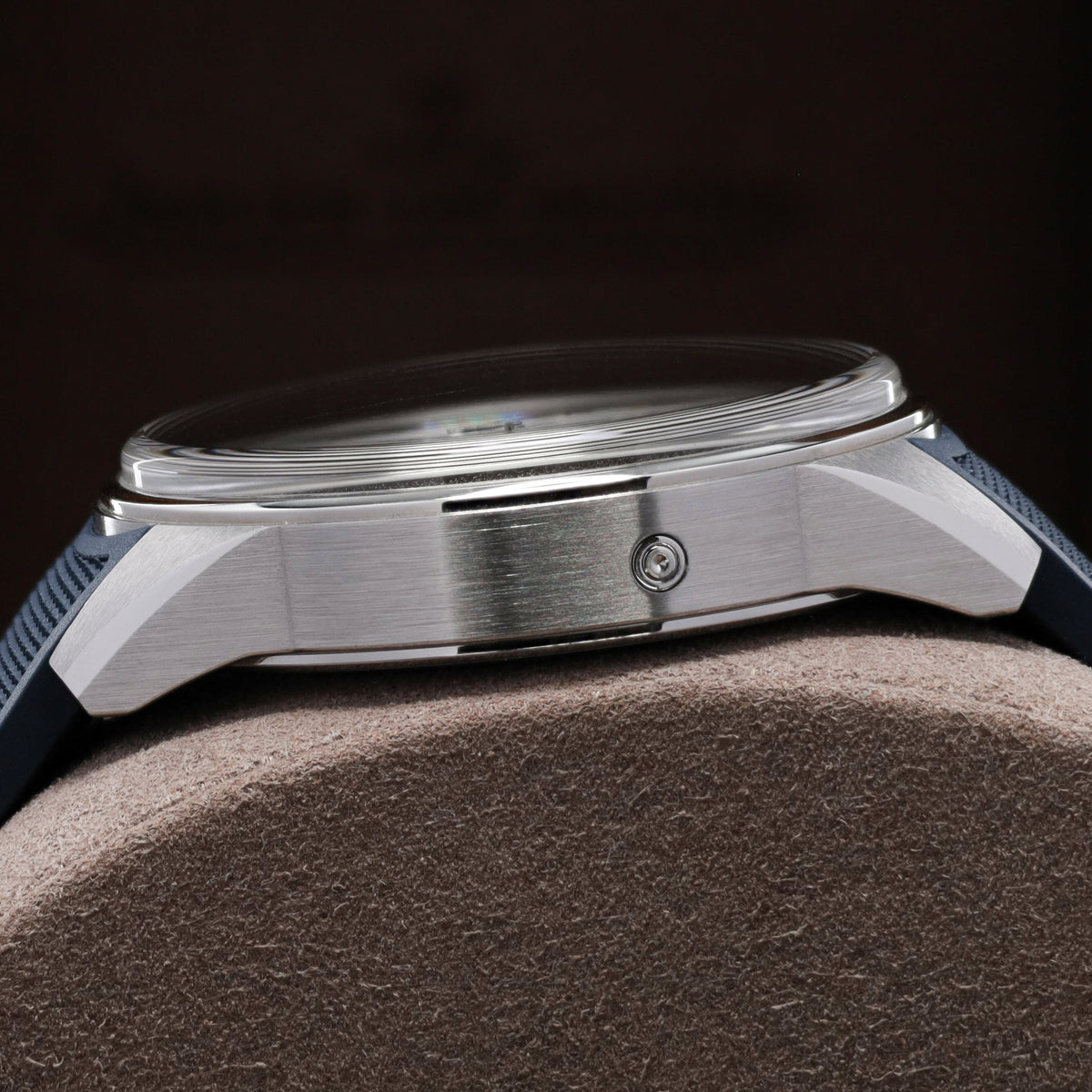 Jaeger-LeCoultre 2023 Complete 42mm Stainless Steel Blue Dial Stainless Steel Bezel Blue Rubber Strap Q9088180