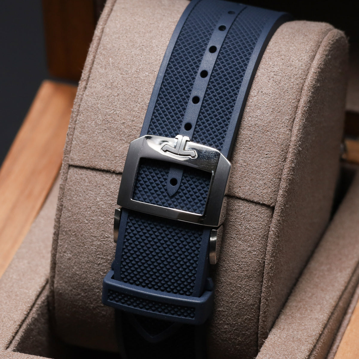 Jaeger-LeCoultre 2023 Complete 42mm Stainless Steel Blue Dial Stainless Steel Bezel Blue Rubber Strap Q9088180