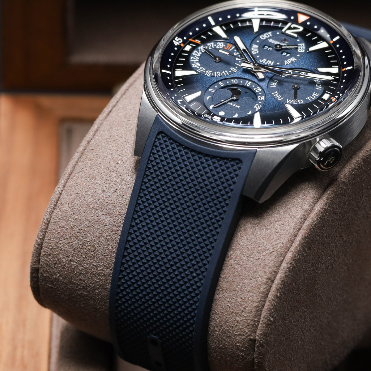 Jaeger-LeCoultre 2023 Complete 42mm Stainless Steel Blue Dial Stainless Steel Bezel Blue Rubber Strap Q9088180