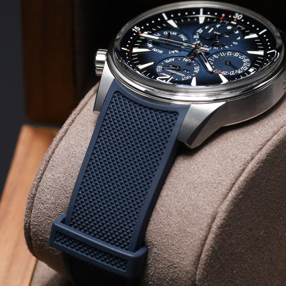 Jaeger-LeCoultre 2023 Complete 42mm Stainless Steel Blue Dial Stainless Steel Bezel Blue Rubber Strap Q9088180
